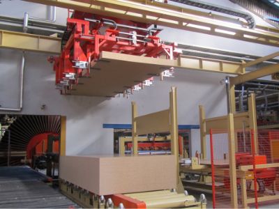 Système d’empilage grande hauteur pour panneaux de bois 1